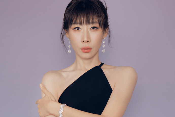 任素汐疑回应杨紫获白玉兰视后争议：不要用表扬一个女性去诋毁另一个女性
