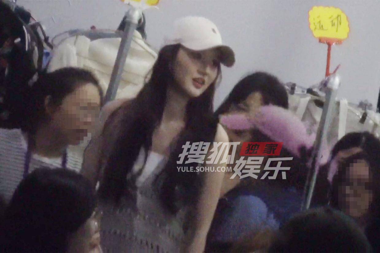 王玉雯拍摄定妆照 多风格无缝切换颜值体态双在线
