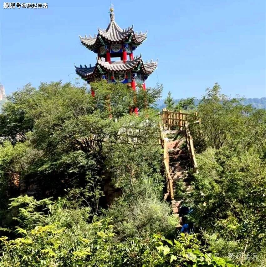 壮壮胆登上山巅