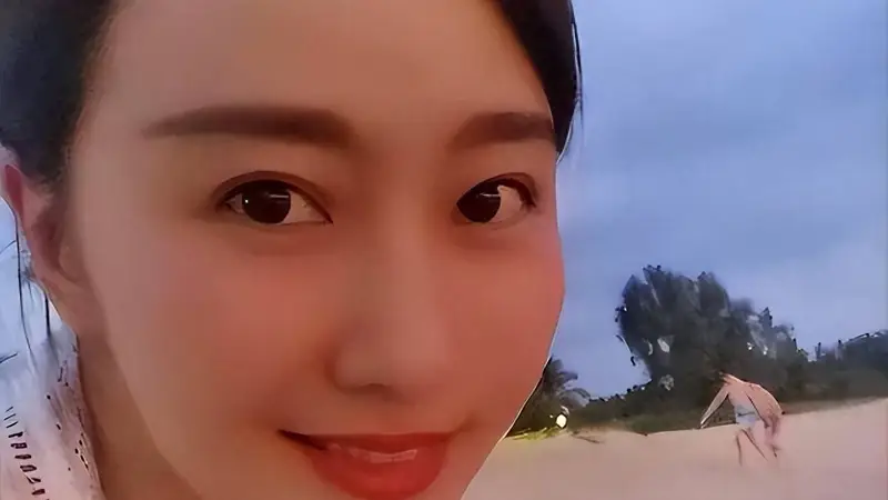 潘阳现状:嫁10亿富豪结婚13年,为何如今不跟丈夫同居住娘家?