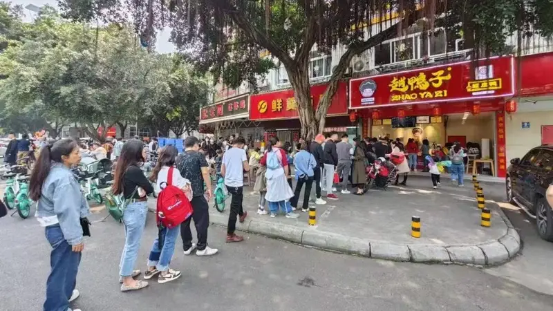 4. 晚上十点之后乐山还能买到甜皮鸭吗？