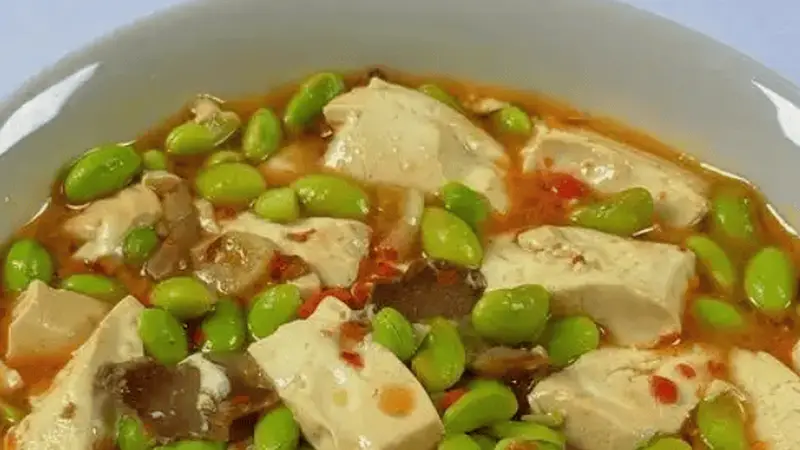 毛豆烧豆腐，夏天最下饭的一道菜