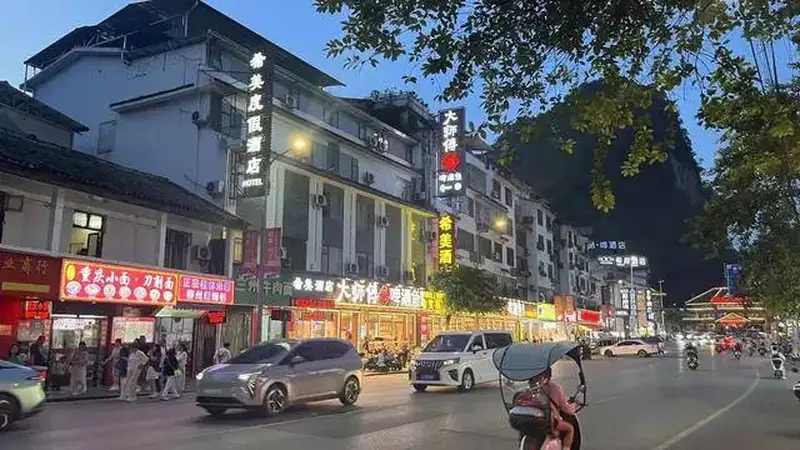 小县城,突然急刹车