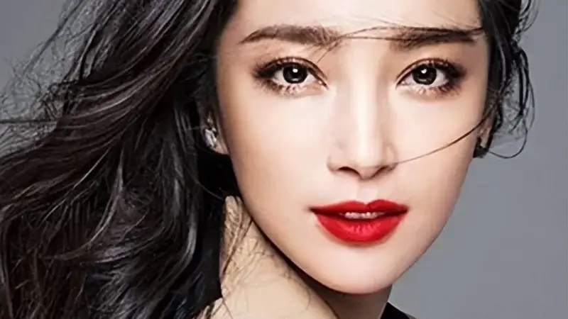 53岁李冰冰不老美人！昔日写真冷艳妩媚身材曼妙性感撩人