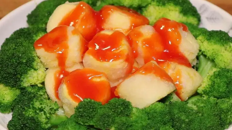 一桌子的年夜饭从红烧排骨开始,香浓软糯大人小孩都爱吃!