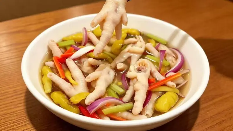 夏日必备:自制Q弹泡椒鸡爪,酸辣开胃停不下来
