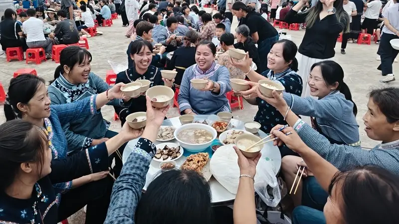 荔波拉欧村“六月六”民俗文化节火热上演,原生态风情引客来