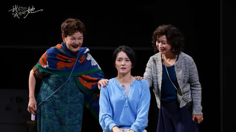 梁咏琪出道30周年首演话剧：在上海排戏像回学生时代，对一个妈妈很奢侈