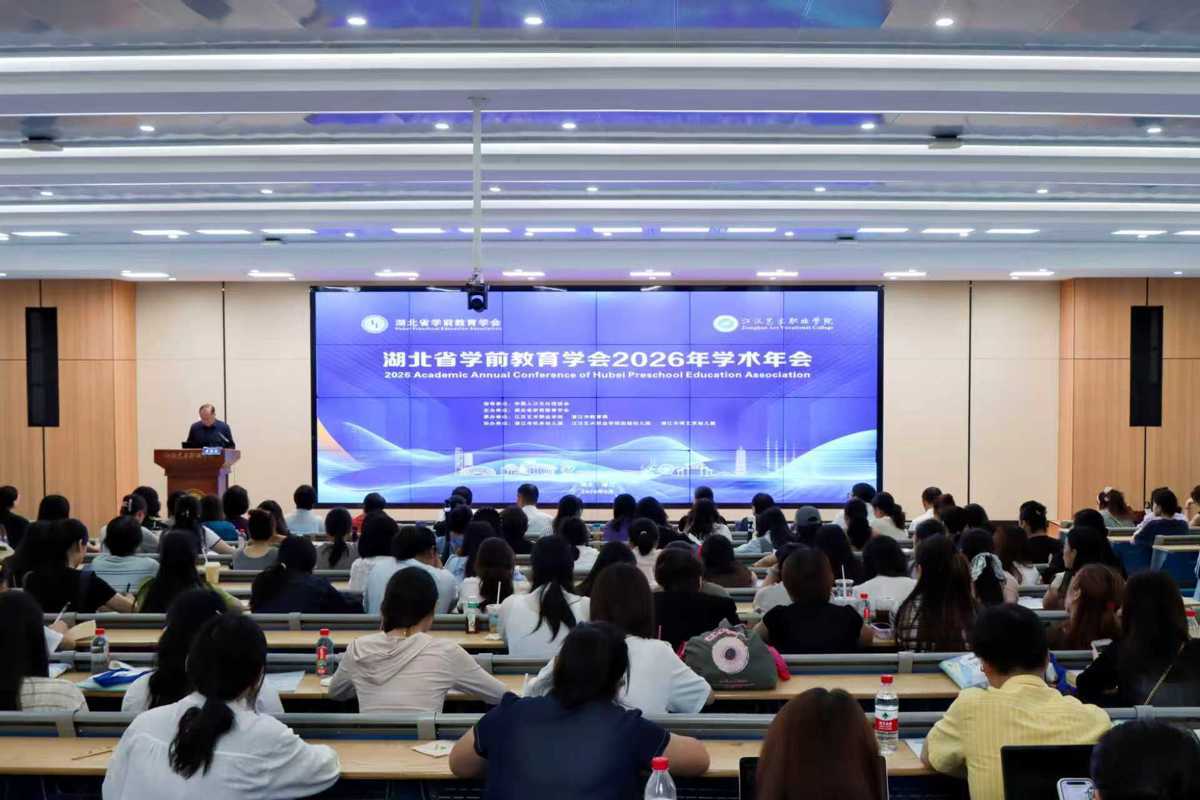 别再追着宝宝喂水！“带娃”有了全国性团体标准