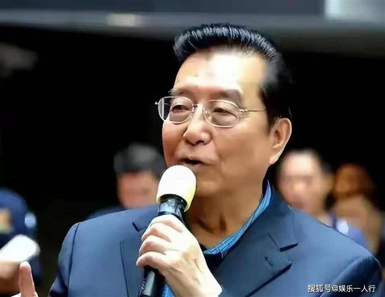 87岁李双江住院休养，身旁陪伴的不是小儿子，而是被忽略40年的他