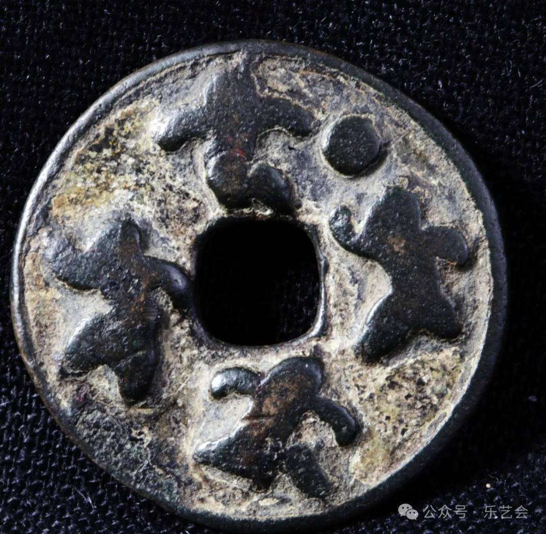 半拽罗衫意气豪：老赵闲聊辽代提毬蹴鞠铜人艺术图像含义