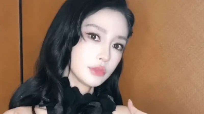 杨颖变装视频惊艳亮相，素颜女神秒变性感御姐