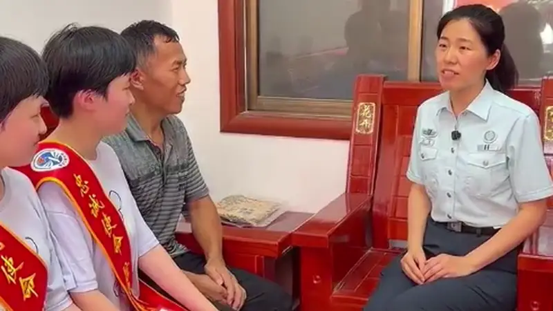 “001号”“002号”军校录取通知书,双胞胎姐妹收到了!