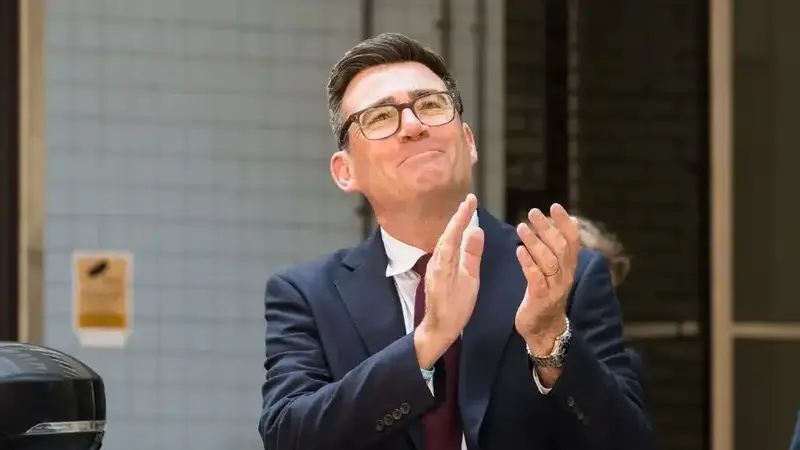 英国十年迎第七位首相:“北境之王”伯纳姆入主唐宁街