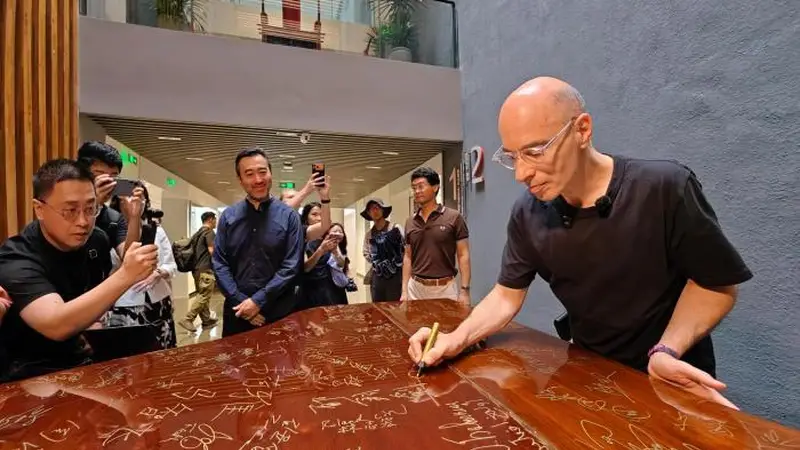 “中法桥梁上的文学对话”在天津大学举办 韦尔贝与冯骥才跨文化文学交流亮点纷呈