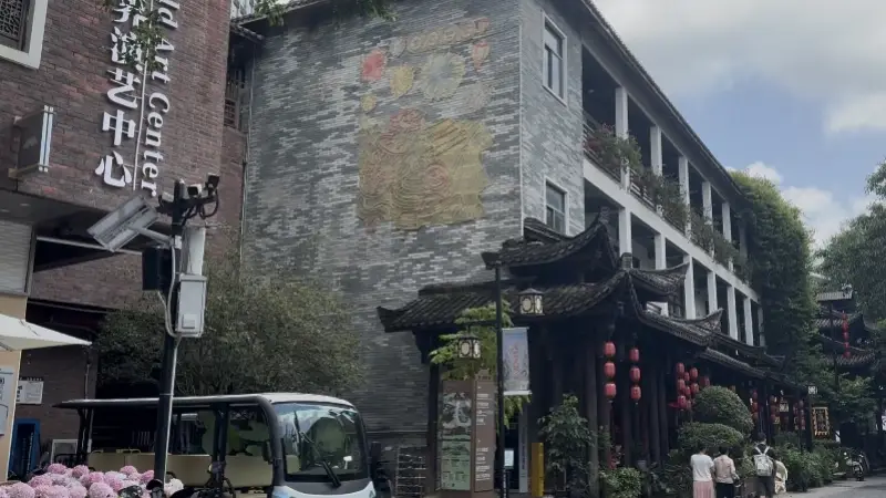 甘坑古镇AI视频项目因侵权争议紧急叫停 项目定位明星体验曾多地推广