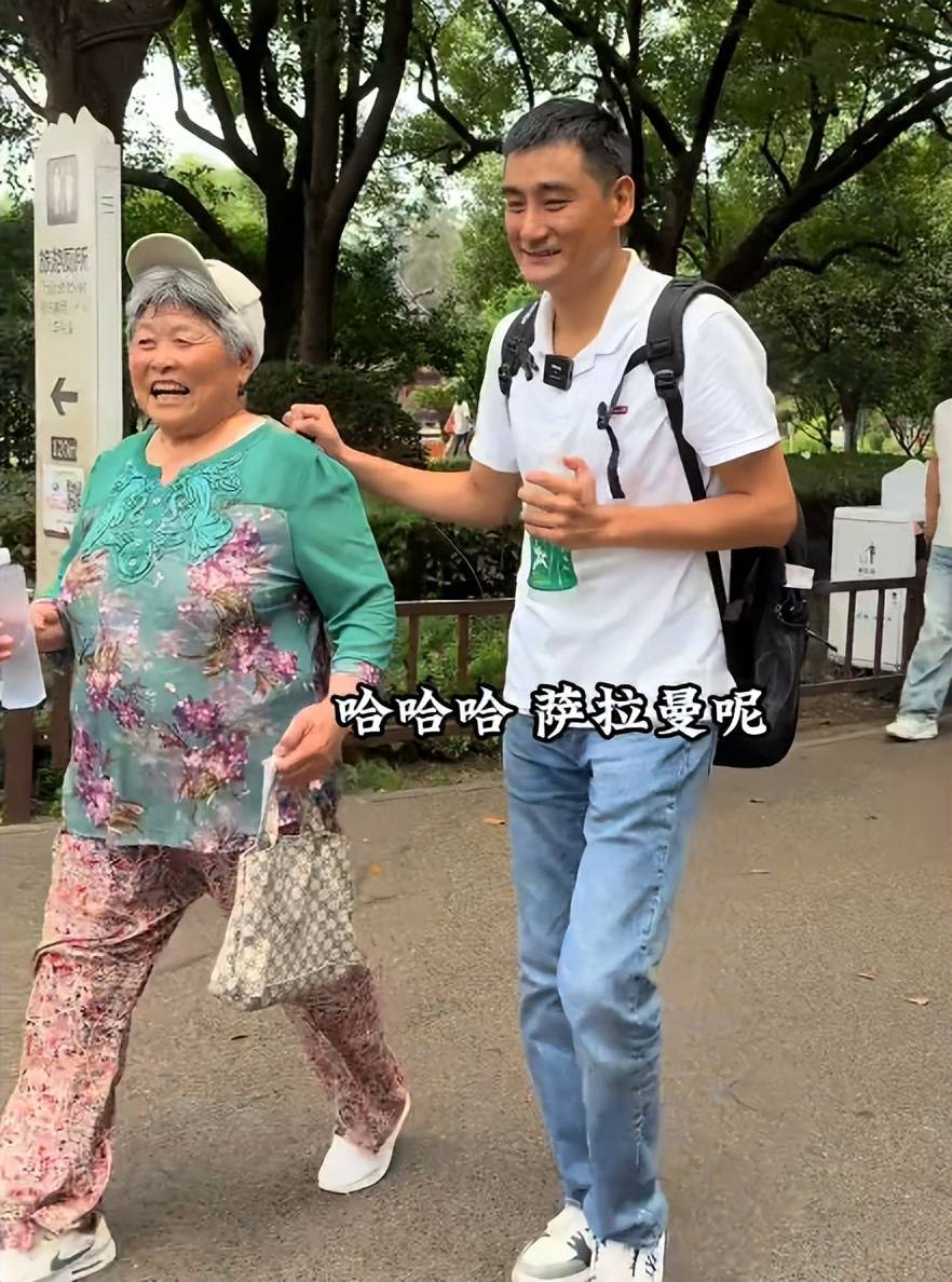 办证迎转机！小赵、陆游孩子回国证件落地，小赵七旬母亲决心赴巴