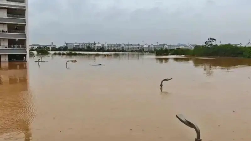 12000名师生被困,“还有3000人等待救援”
