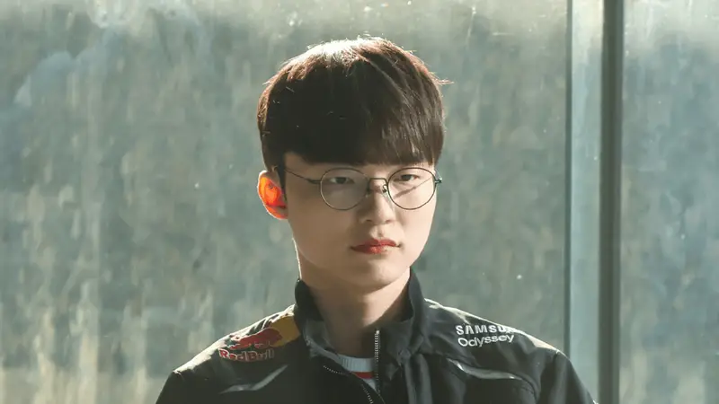 faker不承认G2很强,T1教练也接受采访,直言输比赛全怪赛制问题