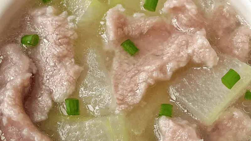 冬瓜滑肉汤:夏日里的一口清润,嫩滑入魂的家常滋味