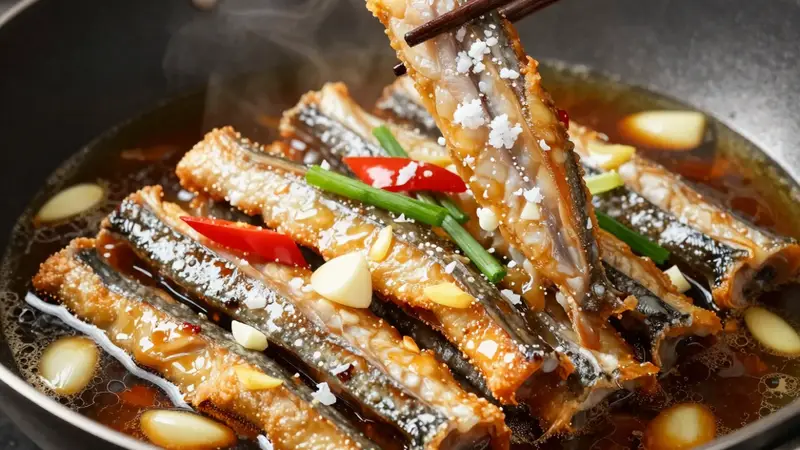 老广焖白鳝:去腥锁鲜,一锅出绝味