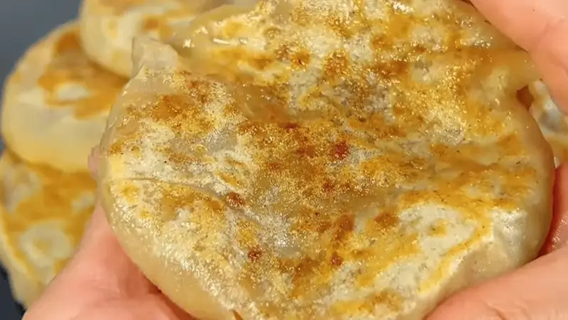 肉饼学会这样做,皮薄馅大不漏馅,鲜嫩多汁真的香!关键不烫面不擀皮,操作巨简单