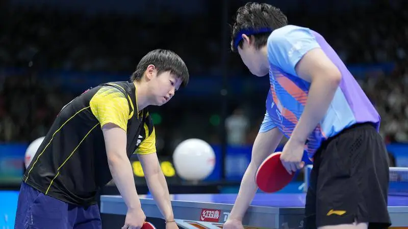乒乓球全锦赛混双-莎头组合2-3无缘决赛 动漫组合3-0晋级