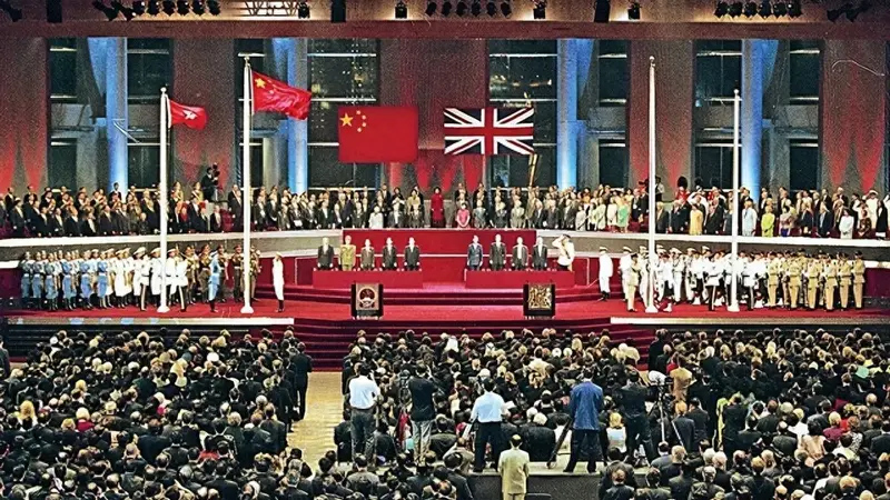 英国学者曾直言：有些英国人，真把香港曾经的辉煌当自己功劳了？