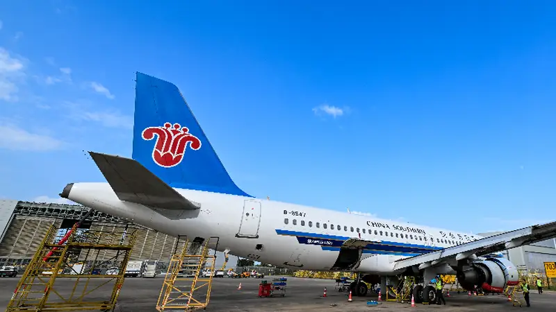航油成本激增挤压盈利空间，国有三大航司上半年或合亏90亿
