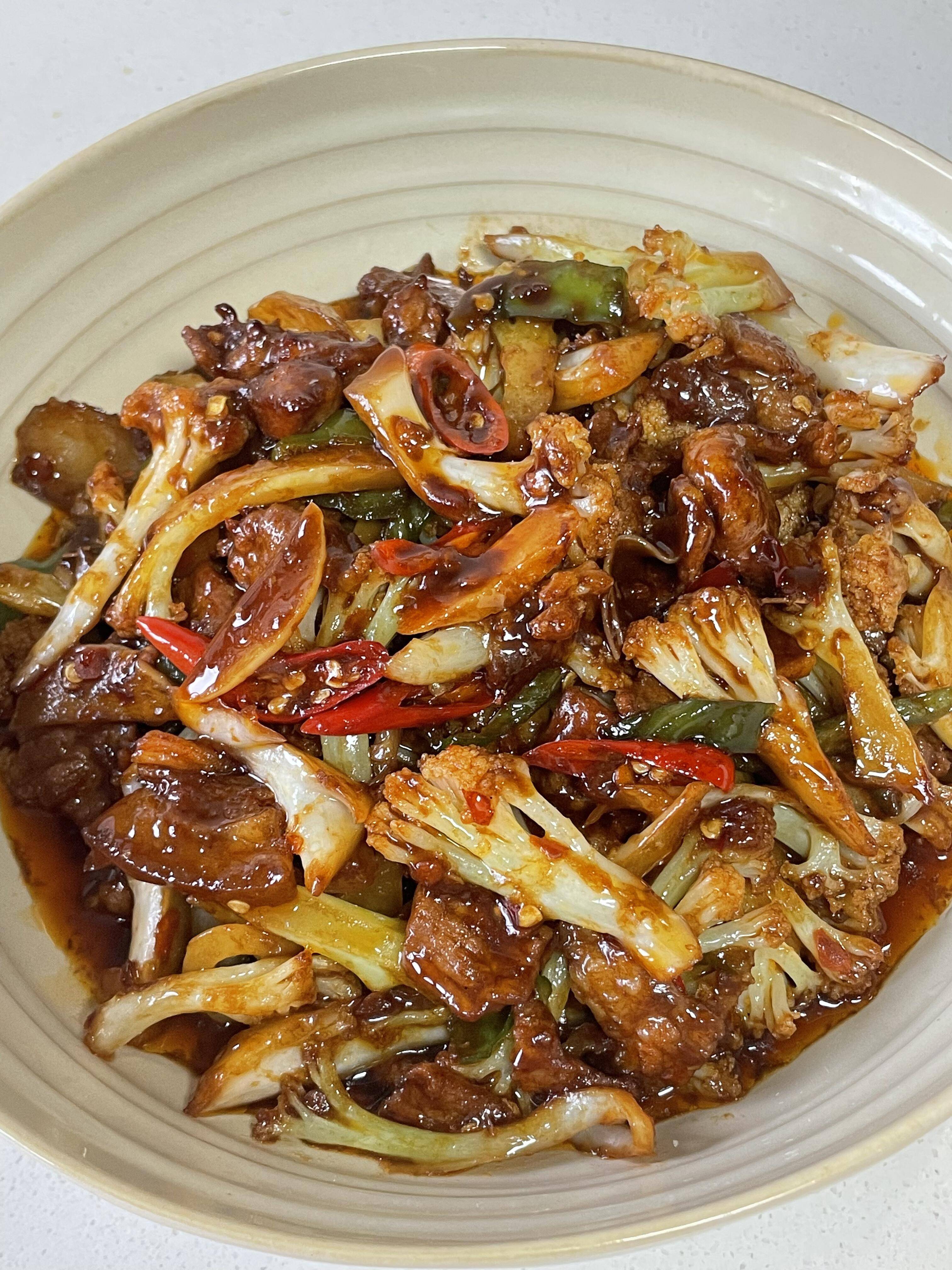干锅花菜：脆爽干香，一上桌就光盘