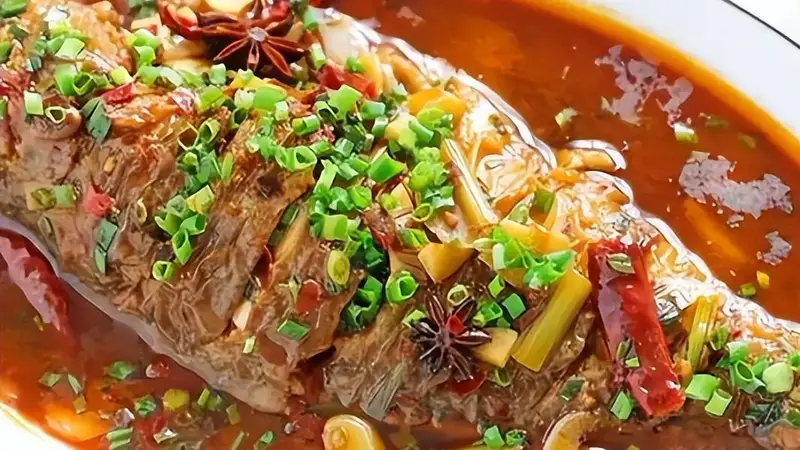 炖鱼“最去腥”的3种调料,一条鱼放3克,鱼肉鲜嫩无腥味