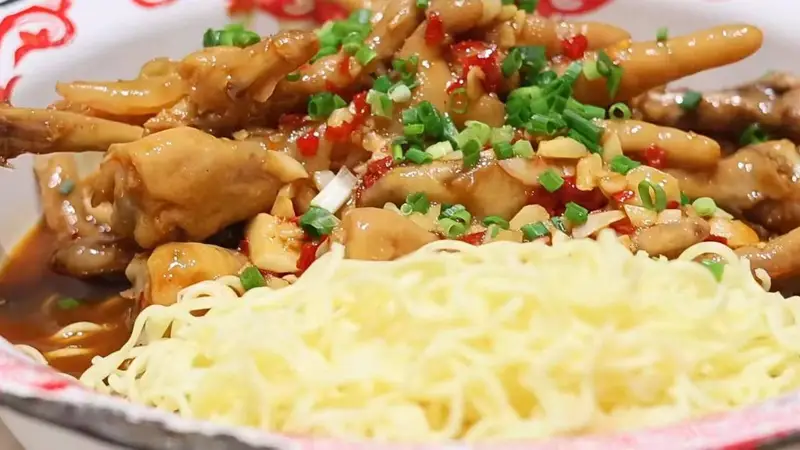 方便面逆袭:湘菜馆里最意想不到的流量密码