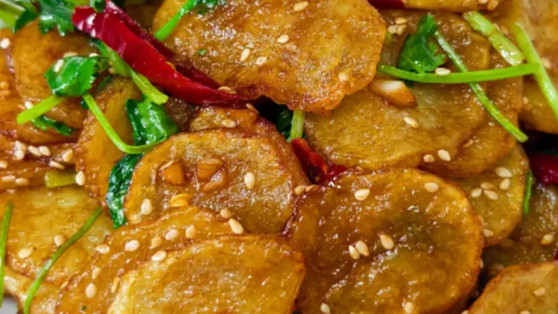 干锅土豆香辣可口湘味家常菜