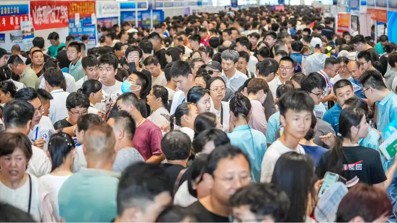 济南中考出分当日相约山东国际会展中心 现场查分问校长 全场暖心延时服务