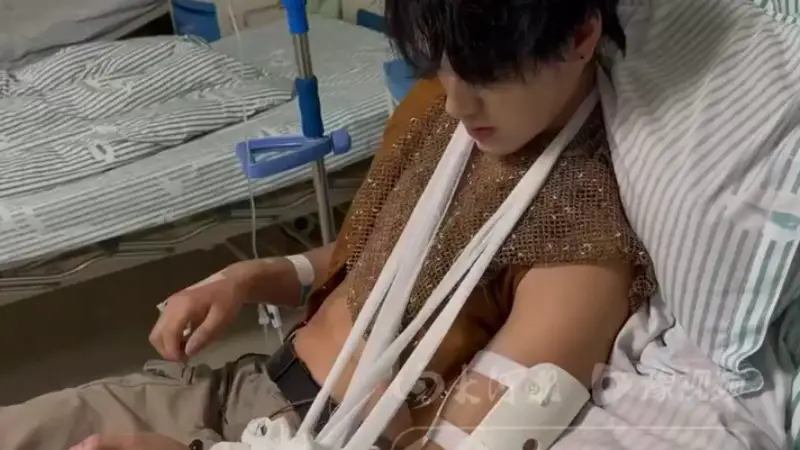 一景区NPC与游客互动被掰断手臂:对方提出掰手腕,突然发力导致其胳膊骨折并晕倒