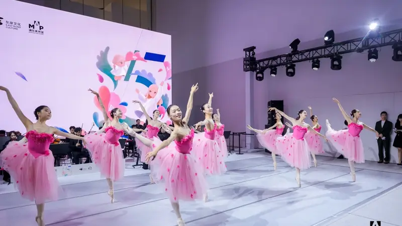 浦东美术馆五周年：艺术种子粲然绽放，从白盒子走向水岸生态