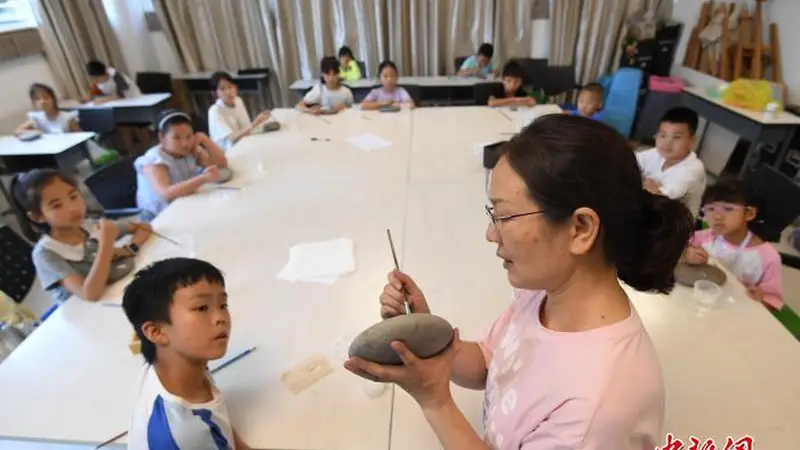 贵州贵阳：公益艺术培训开启缤纷暑期