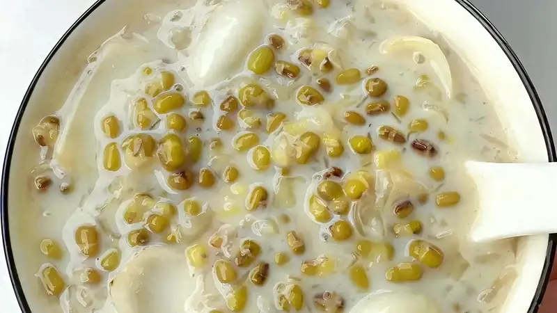 大暑早餐换着吃,银耳绿豆汤配芝麻糊蒸蛋,清内热补虚又解渴