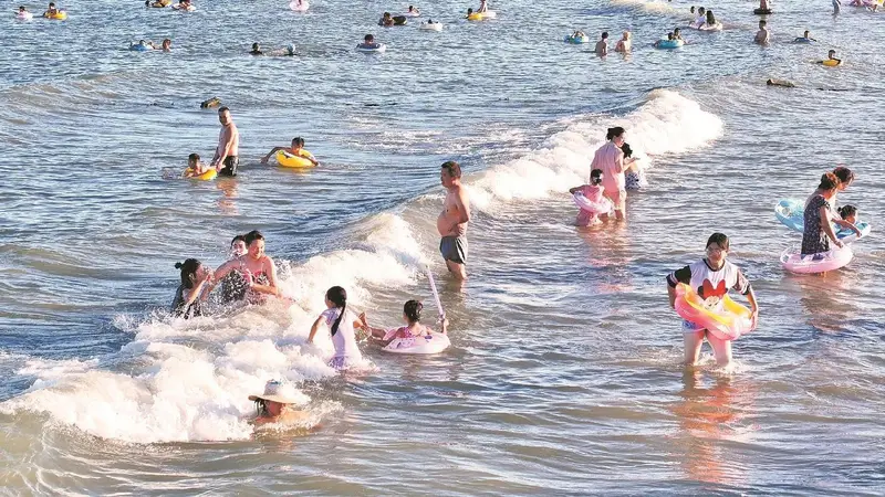 泉州古城暑期文旅热潮：多彩体验点燃游客热情