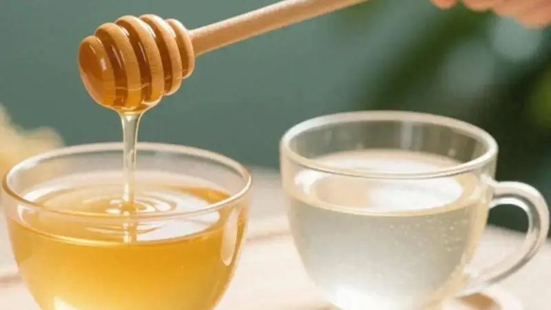 蜂蜜冲泡:用对这杯水,风味提升不止一个档次