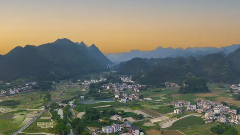 同程旅行:Country Stay成新宠,“过夜热”重塑乡村文旅新格局
