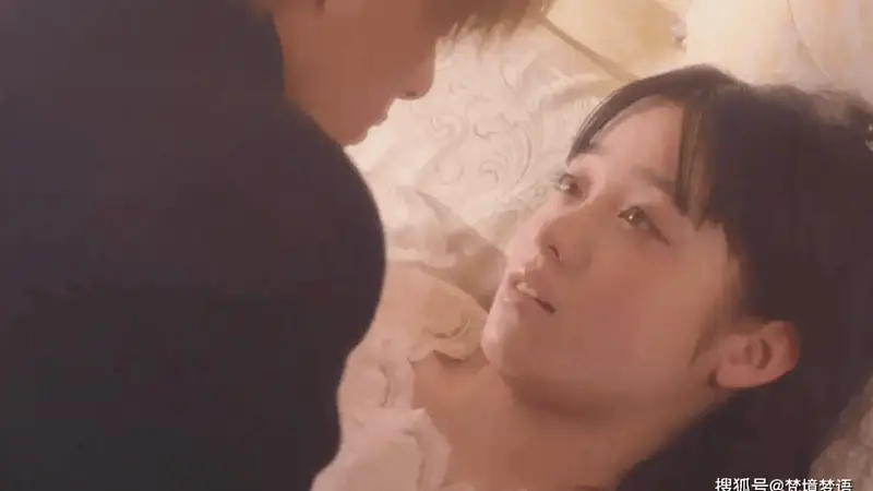 少女》:在平凡边缘的迷失与挣扎