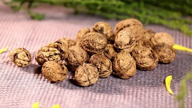 坚果助脑力不退化？哪种坚果最推荐？“最脏水果”第一名，不是草莓，不是葡萄