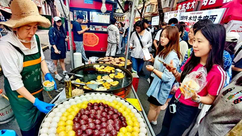 网红早市 游客扎堆