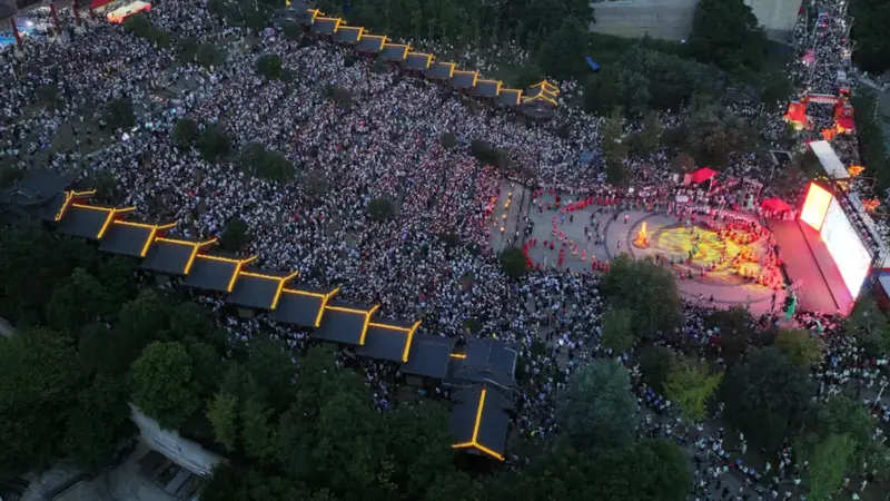 毕节夜游新场景:从“避暑”到“享夜”的文旅升级