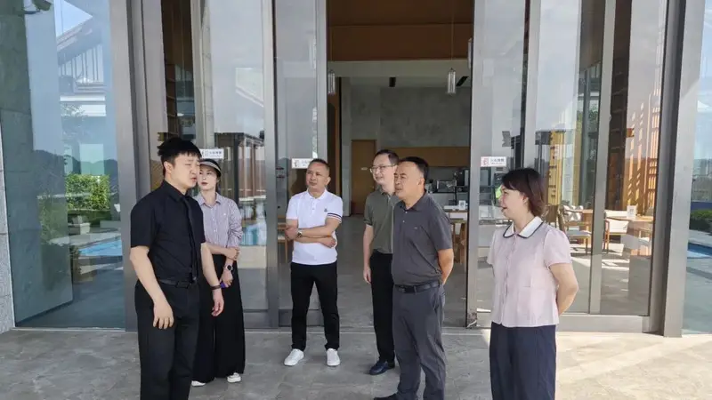 州政协调研组赴龙里县调研旅居产业发展情况
