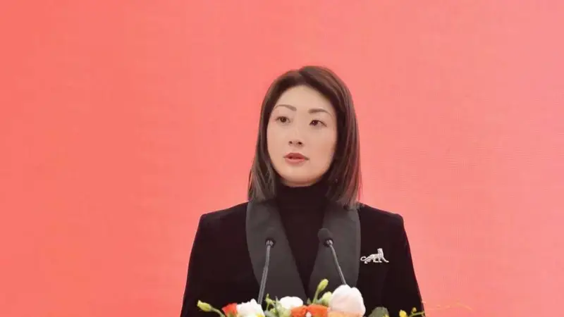 宗馥莉财富缩水480亿元，能靠KELLYONE挽救身家吗？