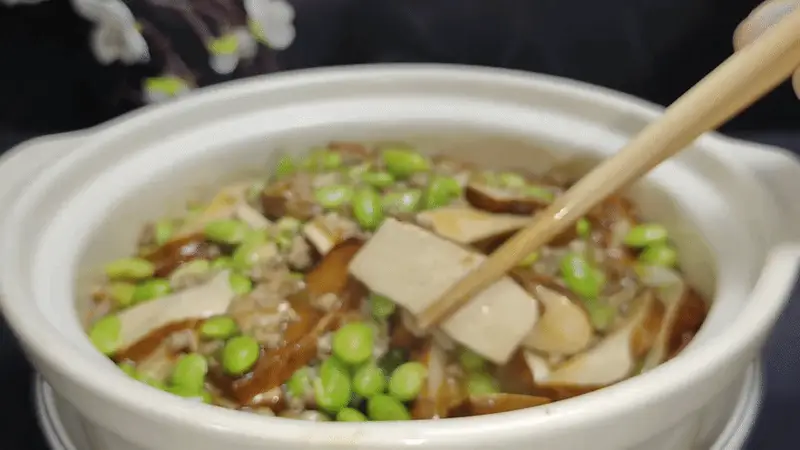 三伏天多吃毛豆，和这两样烧一烧！吃出满口鲜嫩好胃口、汤汁拌饭还能吃两大碗，做法也非常简单