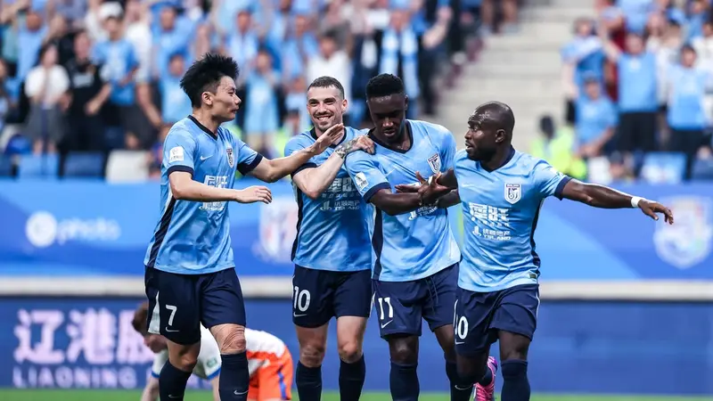 中超-外援三叉戟全面开花 大连英博3-1赛季双杀山东泰山