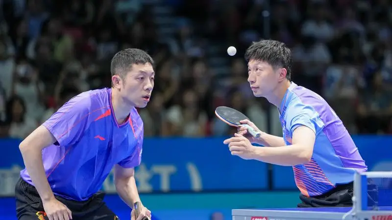 乒乓球全锦赛:马龙/许昕3-0林高远/袁烜松 晋级男双决赛